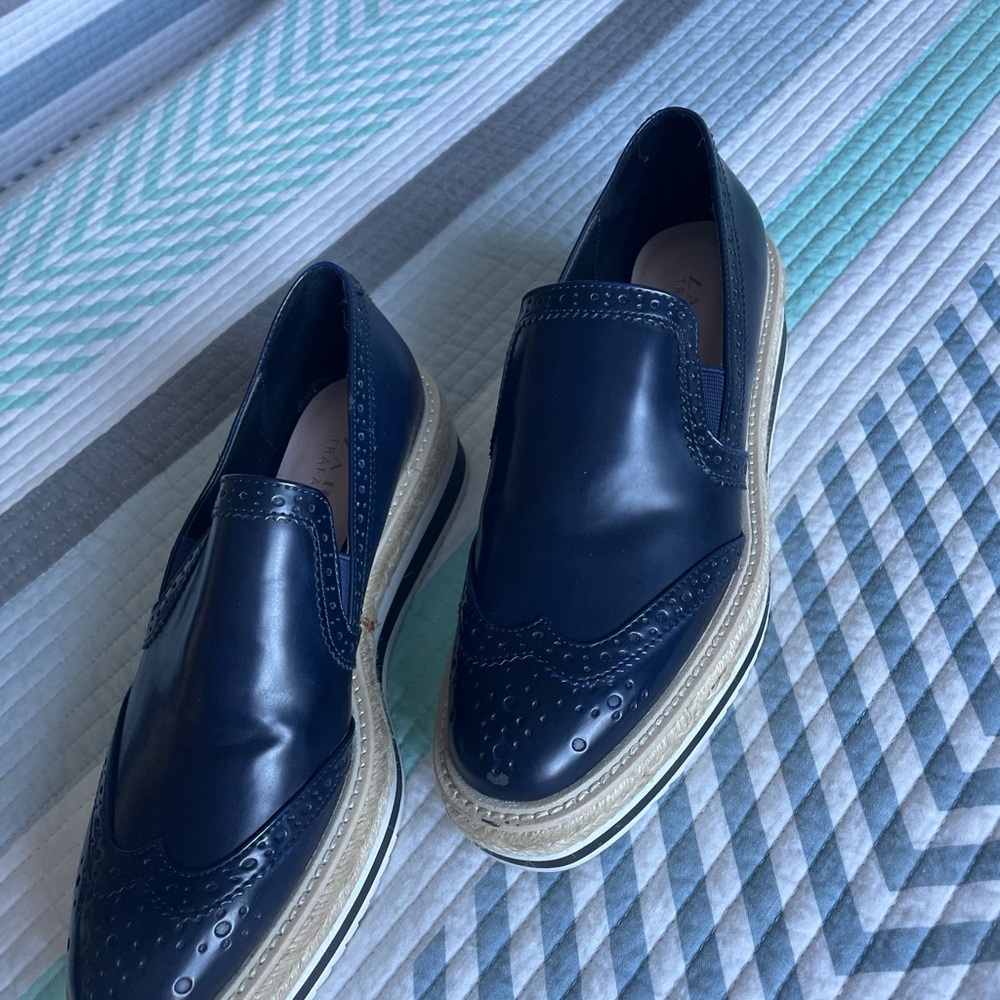 Zara Trafaluc EU 37/ US 6.5 Navy‎ Blue Wingtip Slip On Flat Wedge Loafer Shoes